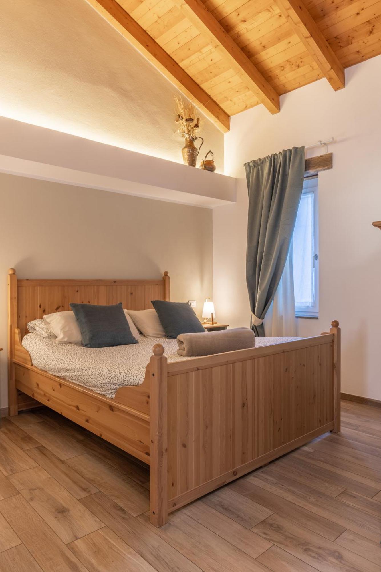 Il Riccio Di Ricciano Bed & Breakfast Casale Corte Cerro Екстериор снимка