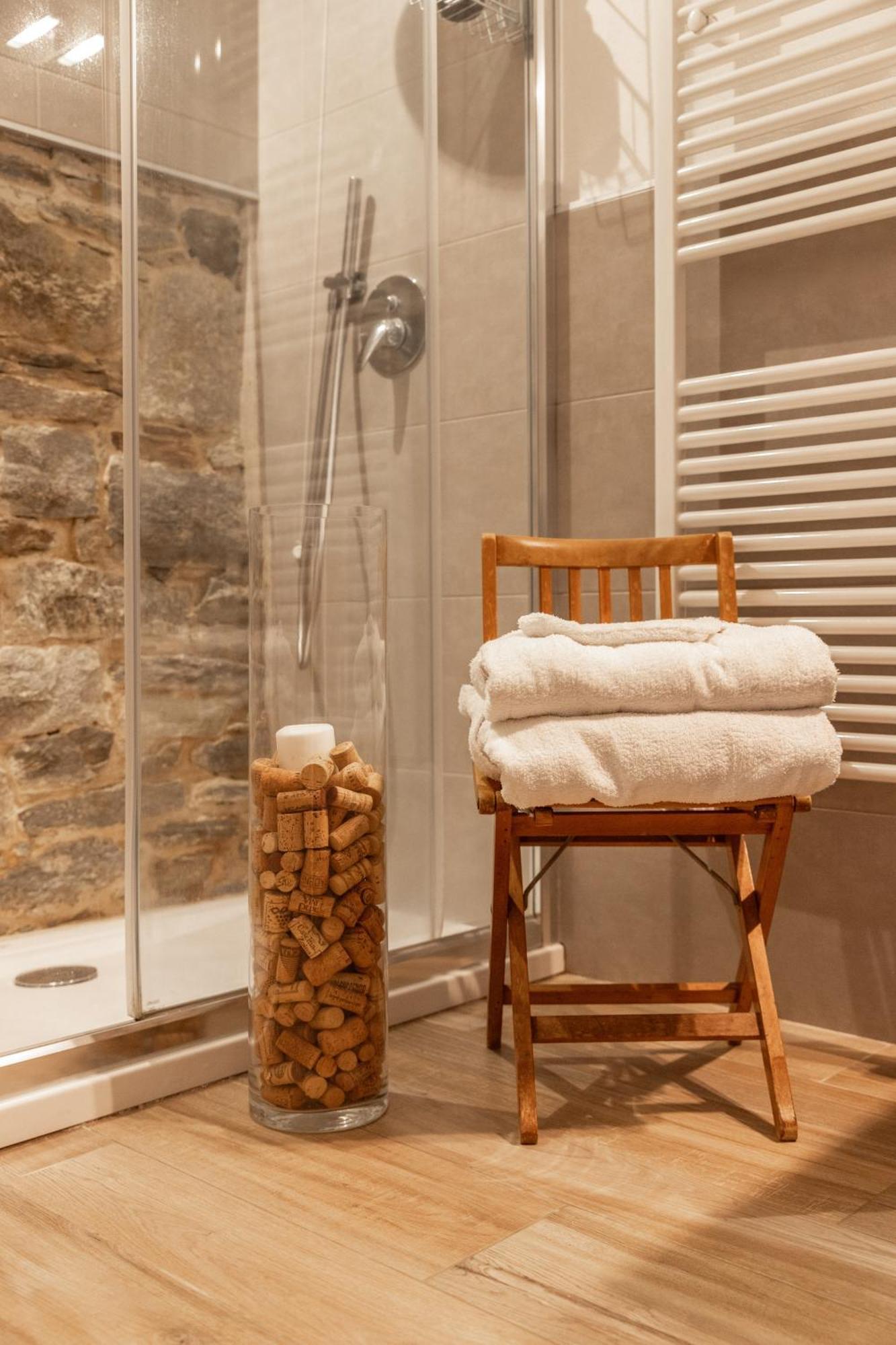 Il Riccio Di Ricciano Bed & Breakfast Casale Corte Cerro Екстериор снимка